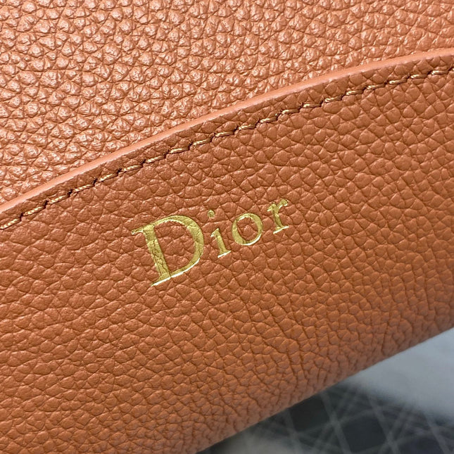 DIOR 26S MEDAILLON BUCKET BAG 26 IN LIGHT BROWN CALFSKIN