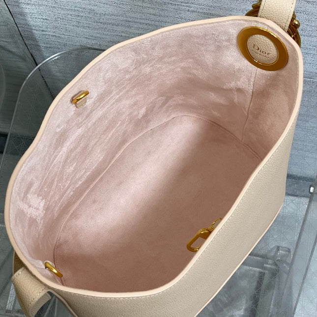 DIOR 26S MEDAILLON BUCKET BAG 26 IN BEIGE CALFSKIN