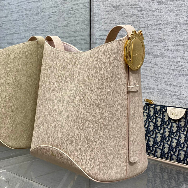 DIOR 26S MEDAILLON BUCKET BAG 26 IN BEIGE CALFSKIN