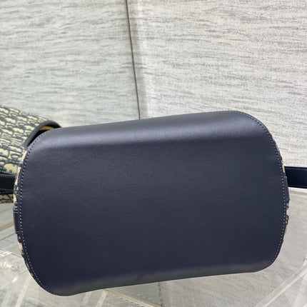 DIOR 26S MEDAILLON BUCKET BAG 26 IN BLACK OBLIQUE JACQUARD