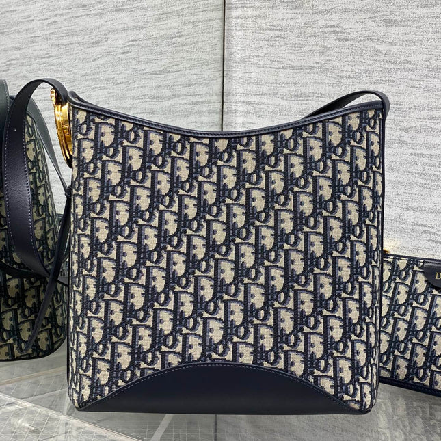 DIOR 26S MEDAILLON BUCKET BAG 26 IN BLACK OBLIQUE JACQUARD