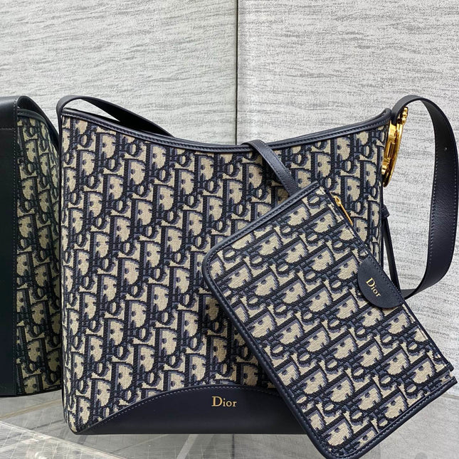 DIOR 26S MEDAILLON BUCKET BAG 26 IN BLACK OBLIQUE JACQUARD