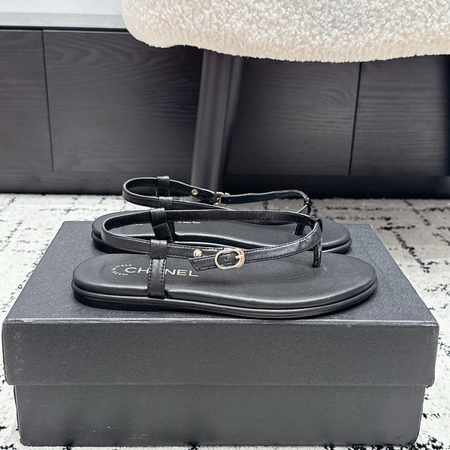CHANEL 26S THONG SANDALS IN BLACK CALFSKIN WITH GOLD HARDWARE