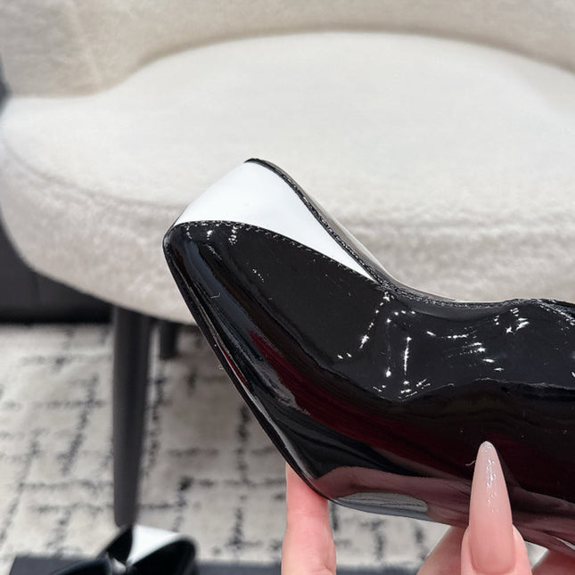 CHANEL 26S SQUARE-TOE HEELED MULES 95 MM IN BLACK MIX WHITE PATENT LAMBSKIN