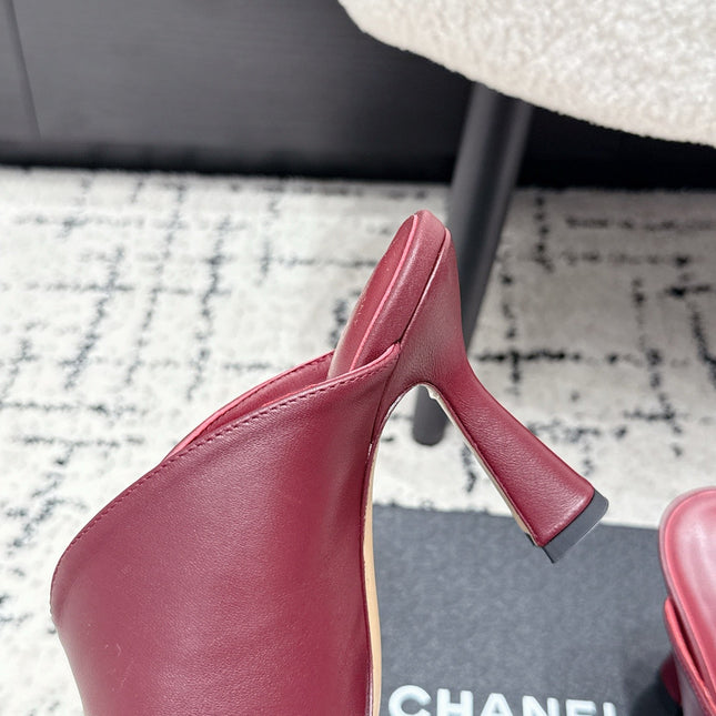CHANEL 26S SQUARE-TOE HEELED MULES 95 MM IN RED MIX WHITE LAMBSKIN