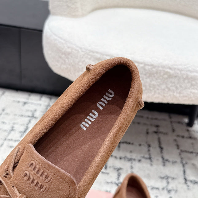 MIUMIU 26S BOW LOAFERS IN CARAMEL BROWN SUEDE