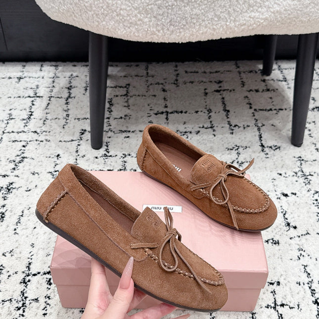 MIUMIU 26S BOW LOAFERS IN CARAMEL BROWN SUEDE