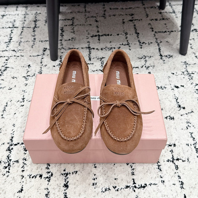 MIUMIU 26S BOW LOAFERS IN CARAMEL BROWN SUEDE