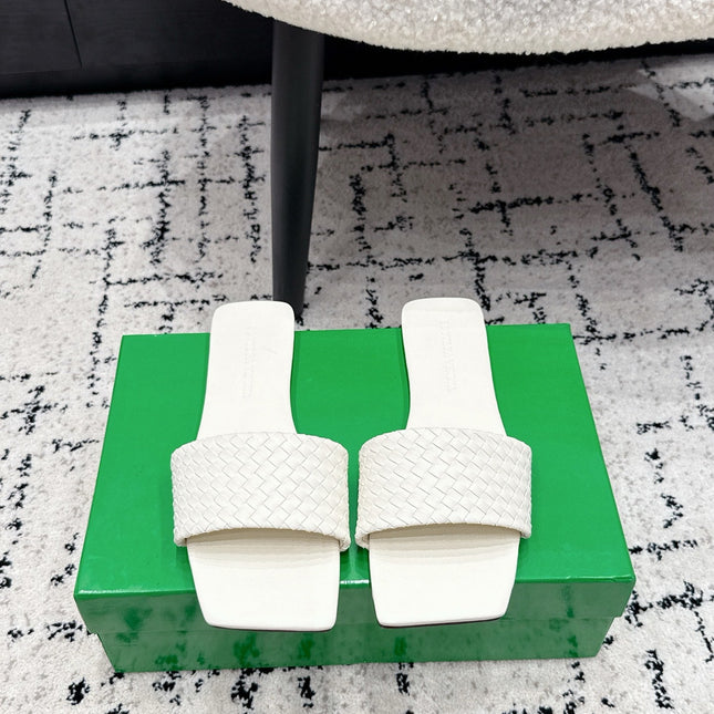 BOTTEGA VENETA 26S SQUARE-TOE WOVEN-STRAP SANDALS IN WHITE LAMBSKIN