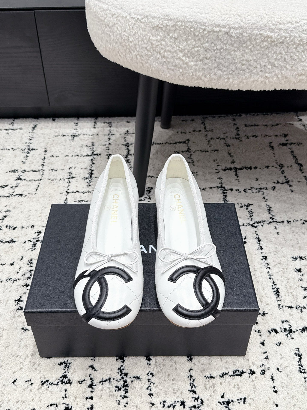CHANEL 26S HIGH HEELS IN WHITE LAMBSKIN WITH BOW
