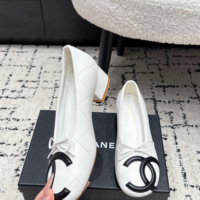 CHANEL 26S HIGH HEELS IN WHITE LAMBSKIN WITH BOW