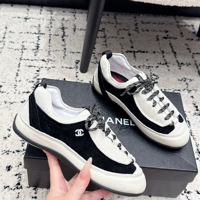 CHANEL 26S LACE-UP SNEAKERS IN WHITE SUEDE AND LAMBSKIN