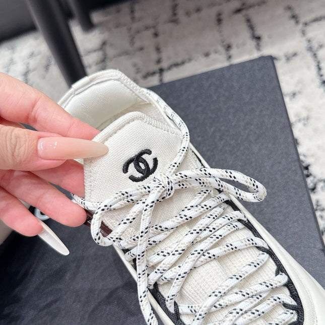 CHANEL 26S LACE-UP SNEAKERS IN WHITE FABRIC AND LAMBSKIN