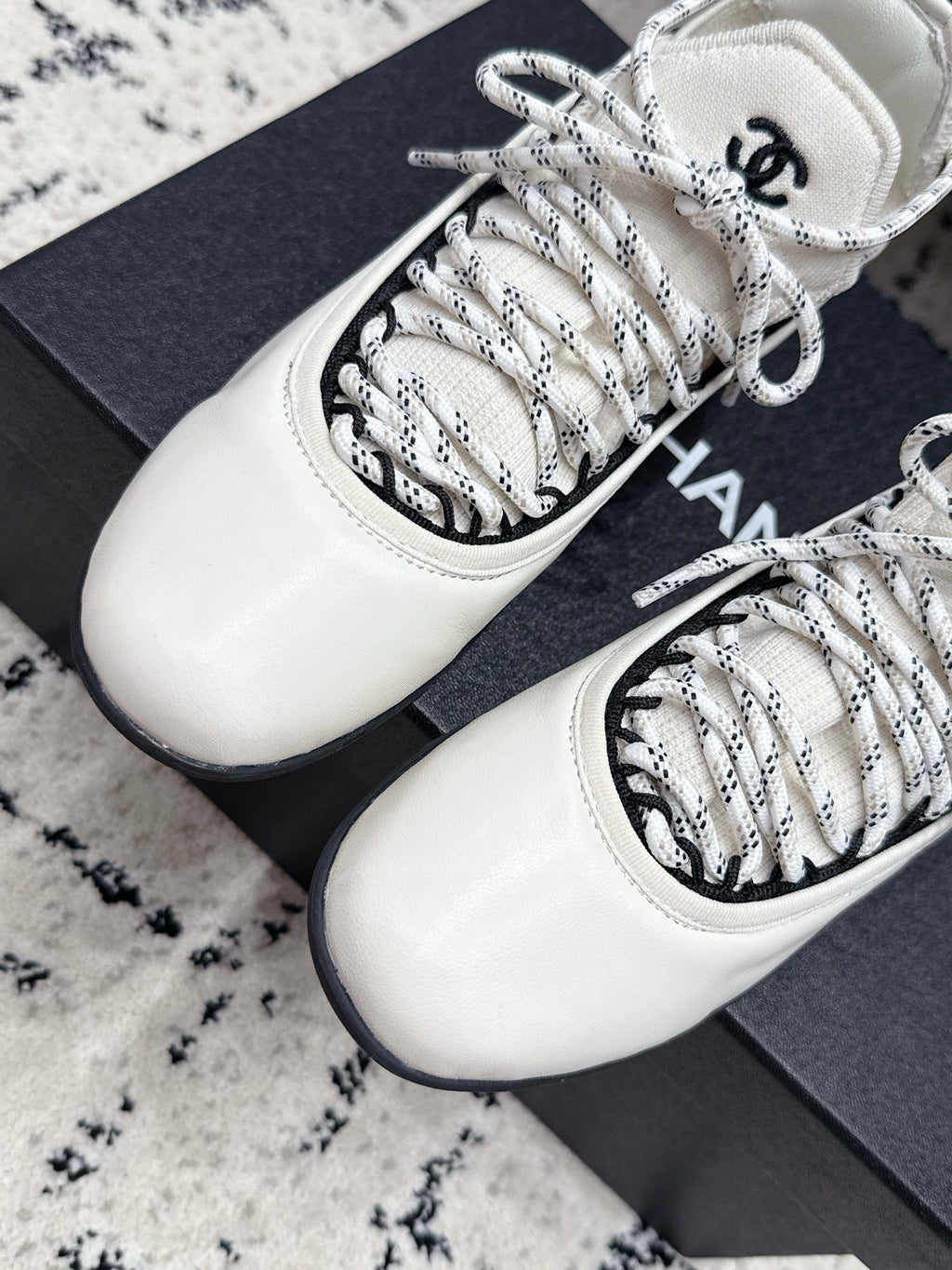 CHANEL 26S LACE-UP SNEAKERS IN WHITE FABRIC AND LAMBSKIN
