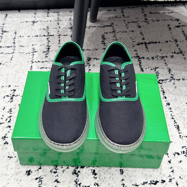 BOTTEGA VENETA 26S SNEAKERS IN BLACK AND GREEN CANVAS