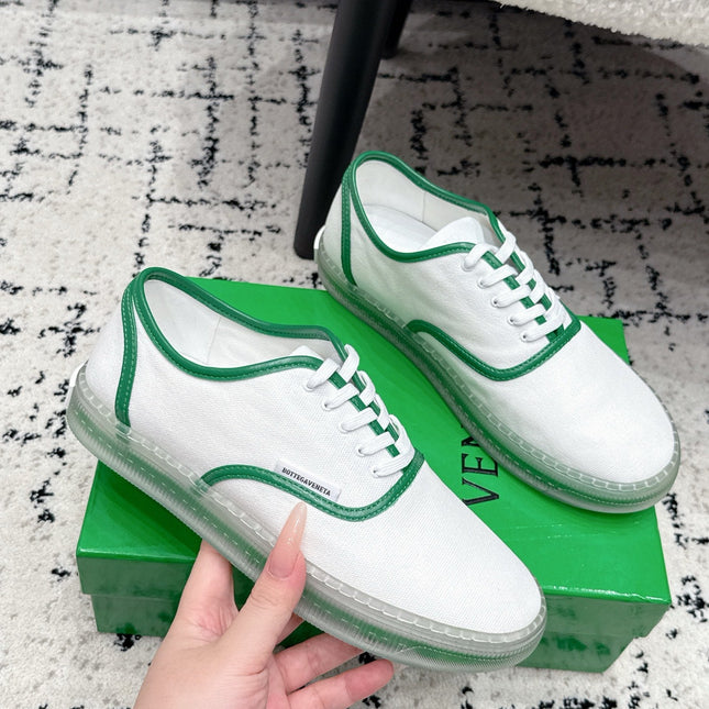BOTTEGA VENETA 26S SNEAKERS IN WHITE AND GREEN CANVAS
