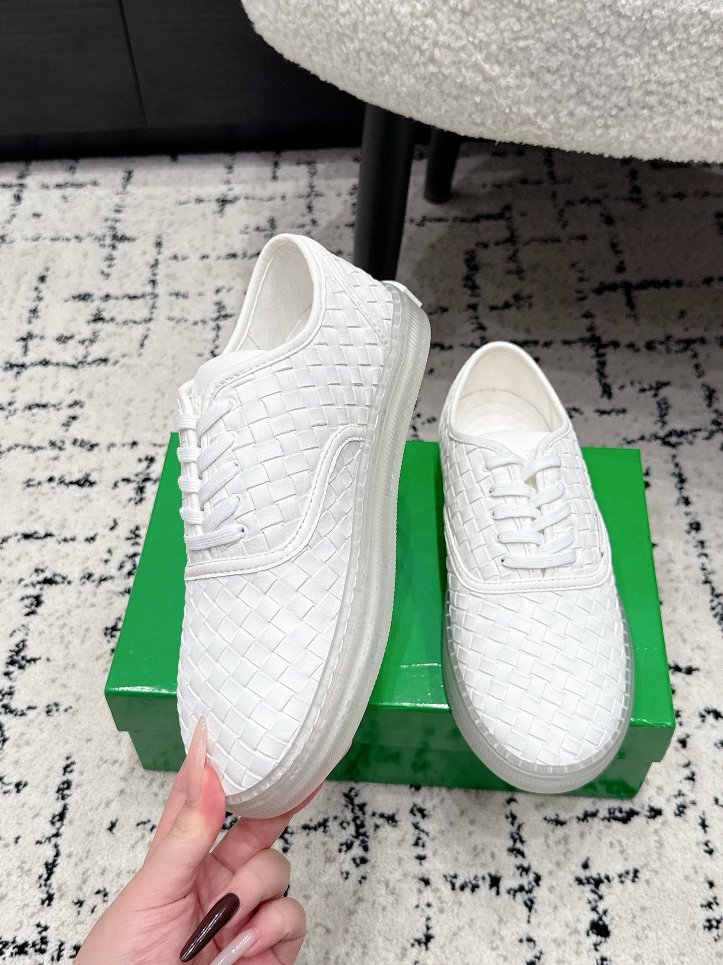 BOTTEGA VENETA 26S SNEAKERS IN WHITE WOVEN LAMBSKIN