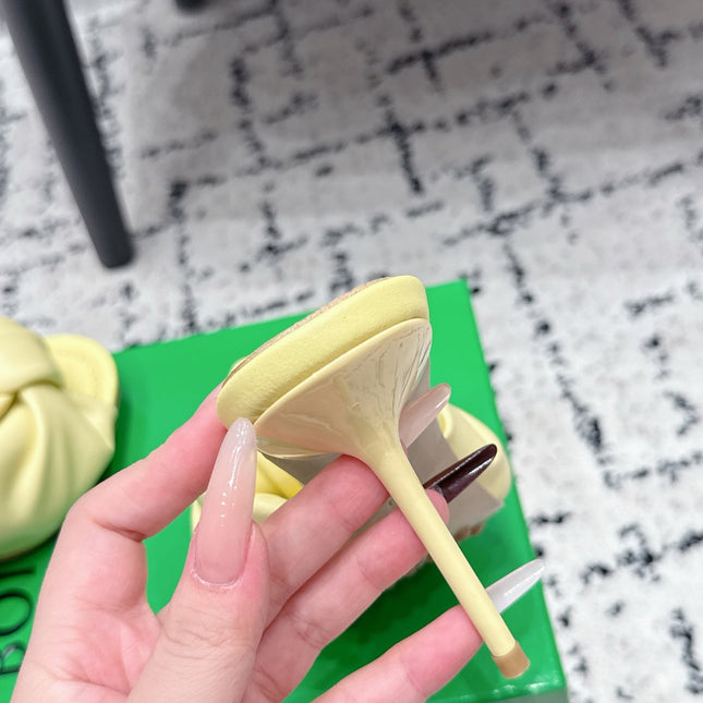 BOTTEGA VENETA 26S TWIST-STRAP HIGH-HEEL SANDALS 90 MM IN LIGHT YELLOW LAMBSKIN