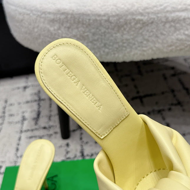 BOTTEGA VENETA 26S TWIST-STRAP HIGH-HEEL SANDALS 90 MM IN LIGHT YELLOW LAMBSKIN