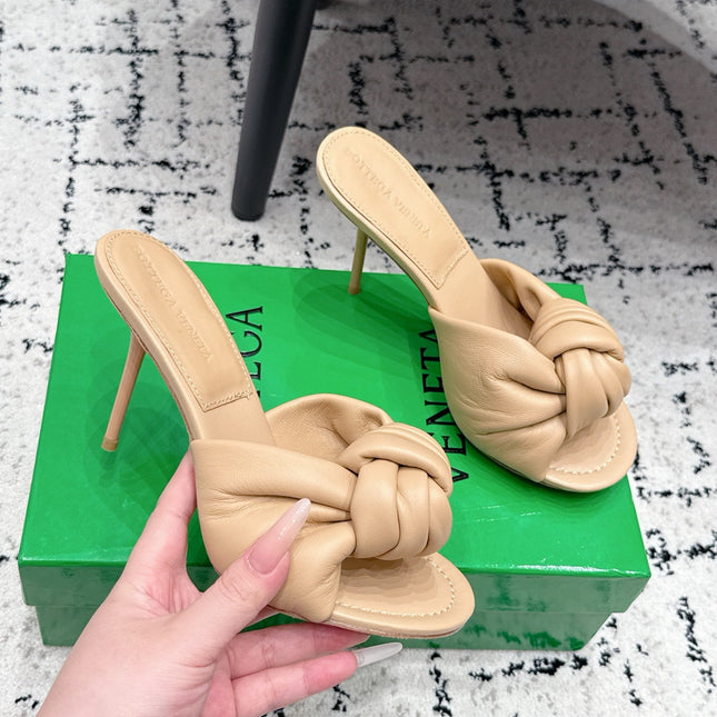 BOTTEGA VENETA 26S TWIST-STRAP HIGH-HEEL SANDALS 90 MM IN BEIGE LAMBSKIN