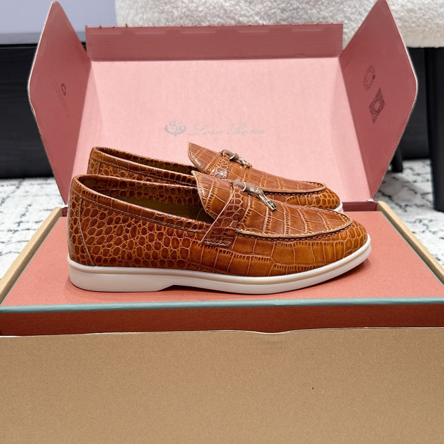 LP 26S SUMMER CHARMS WALK LOAFER IN CARAMEL BROWN CROCODILE CALFSKIN GOLD HARDWARE