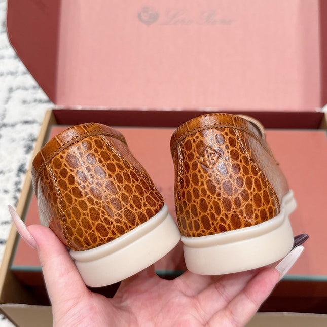 LP 26S SUMMER CHARMS WALK LOAFER IN CARAMEL BROWN CROCODILE CALFSKIN GOLD HARDWARE