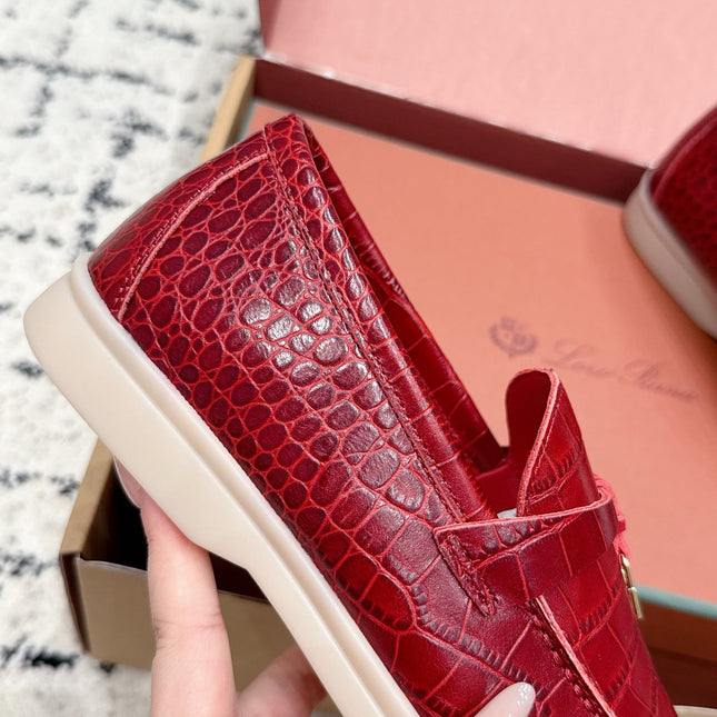 LP 26S SUMMER CHARMS WALK LOAFER IN DARK RED CROCODILE CALFSKIN GOLD HARDWARE