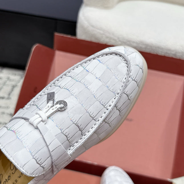 LP 26S SUMMER CHARMS WALK LOAFER IN WHITE CROCODILE CALFSKIN SILVER HARDWARE
