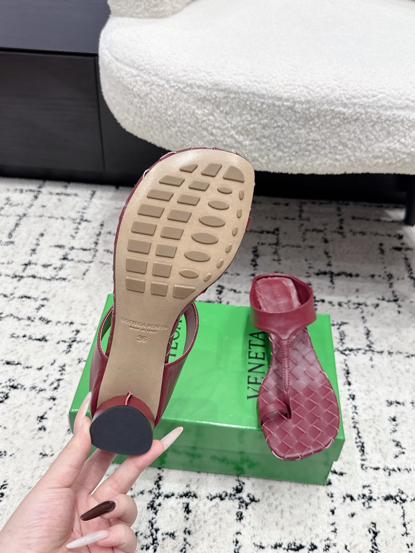 BOTTEGA VENETA 26S HIGH-HEEL THONG SANDALS 40 MM IN DARK RED CALFSKIN