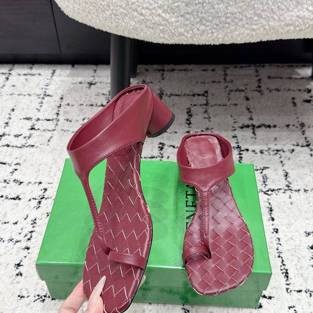 BOTTEGA VENETA 26S HIGH-HEEL THONG SANDALS 40 MM IN DARK RED CALFSKIN