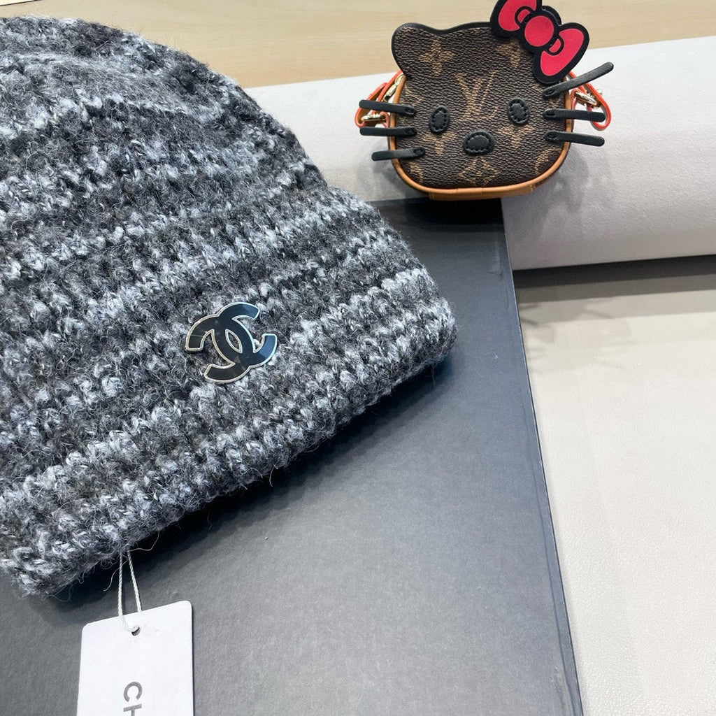 STRIPED KNITTED HAT IN DARK GRAY WOOL 424516