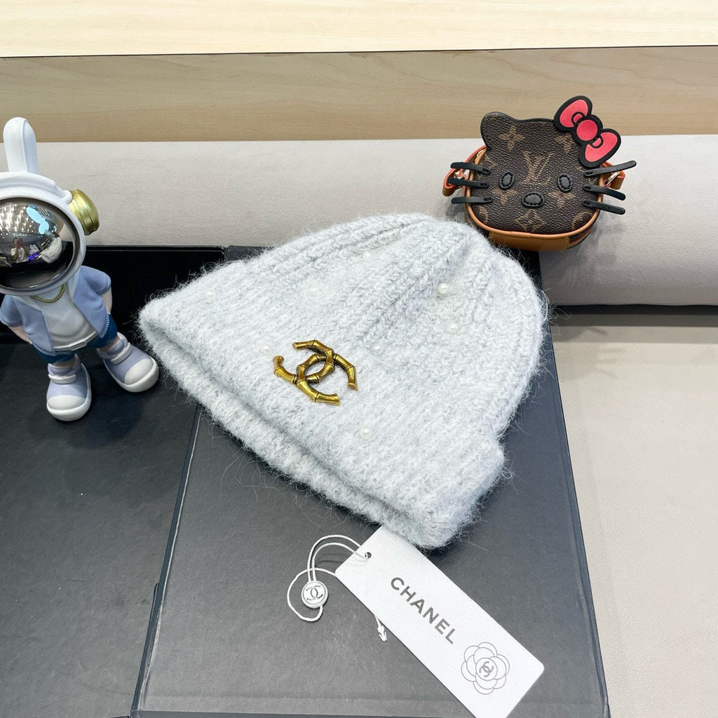 BEANIE HAT IN CLOUD GRAY WOOL 430081