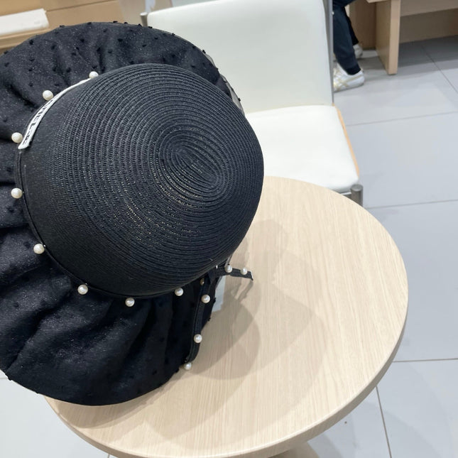 WIDE BRIM HAT IN BLACK STRAW 673034