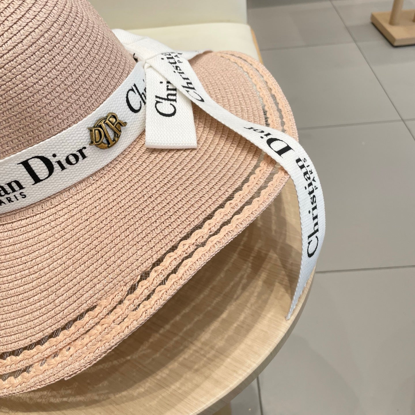 HAT IN LIGHT PINK BEIGE RAFFIA WIDE-BRIM MIX BIG WHITE BOW
