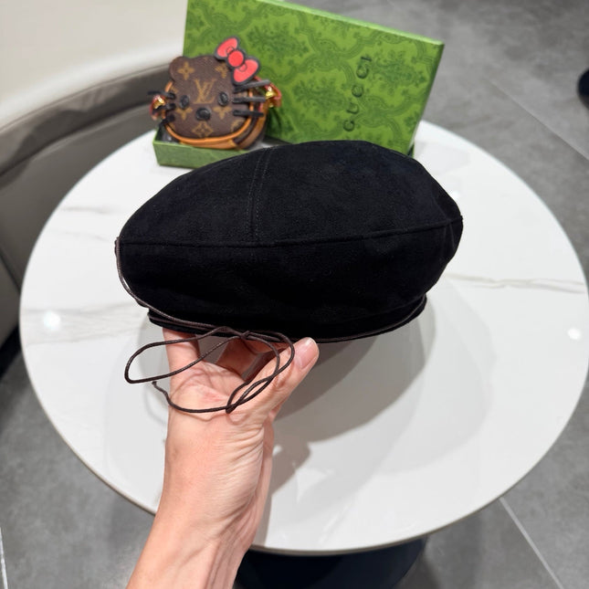 GUCCI 26S SUEDE BERET STYLE 82