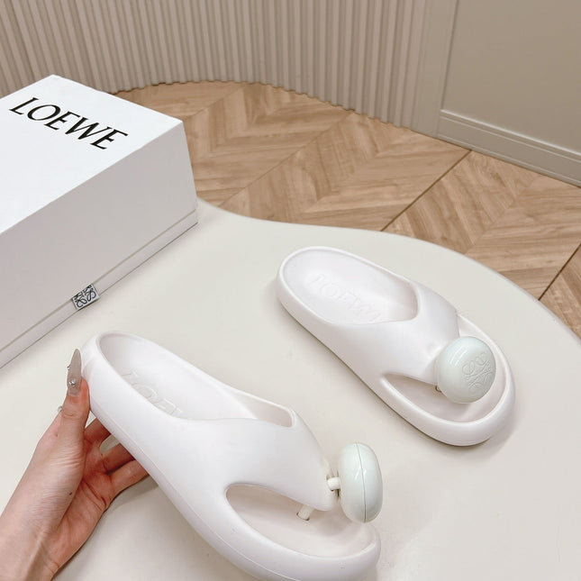 LOEWE 26S PEBBLE TOE-POST SLIDES IN WHITE EVA
