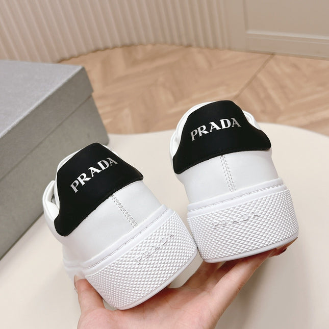 PRA LOGO OUTLET BASIC SNEAKERS WHITE AND BLACK TOE CALFSKIN