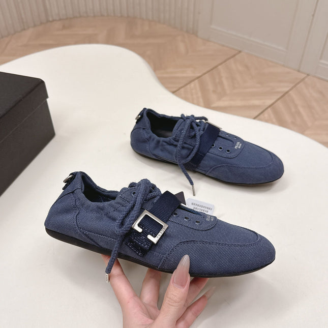 PRADA 26S LACE UP MINIMAL SNEAKERS IN NAVY BLUE CANVAS