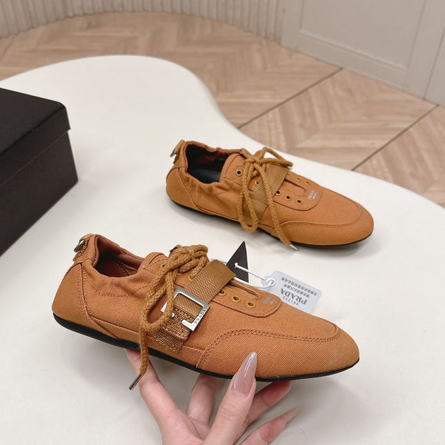 PRADA 26S LACE UP MINIMAL SNEAKERS IN CARAMEL BROWN CANVAS