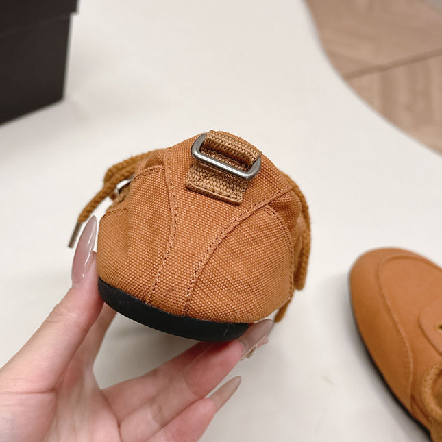 PRADA 26S LACE UP MINIMAL SNEAKERS IN CARAMEL BROWN CANVAS