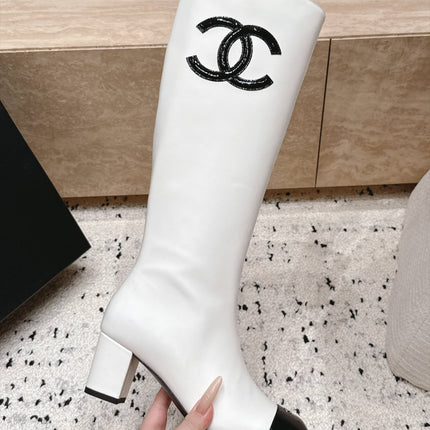 CHANEL 26S KNEE HIGH BOOTS 70 MM IN WHITE CALFSKIN AND BLACK PATENT