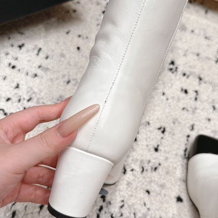 CHANEL 26S KNEE HIGH BOOTS 70 MM IN WHITE CALFSKIN AND BLACK PATENT