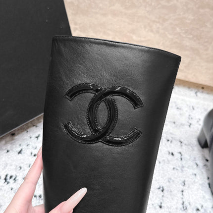 CHANEL 26S KNEE HIGH BOOTS 70 MM IN BLACK CALFSKN AND PATENT