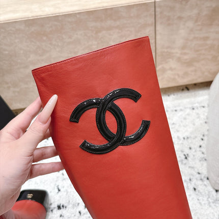 CHANEL 26S KNEE HIGH BOOTS 70 MM IN RED CALFSKIN AND BLACK PATENT