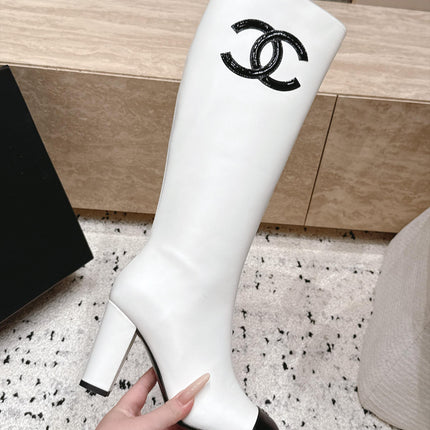 CHANEL 26S KNEE HIGH BOOTS 90 MM IN WHITE CALFSKIN AND BLACK PATENT