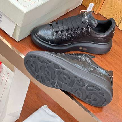 OVERSIZED SNEAKERS IN BLACK TEXTURED LAMBSKIN