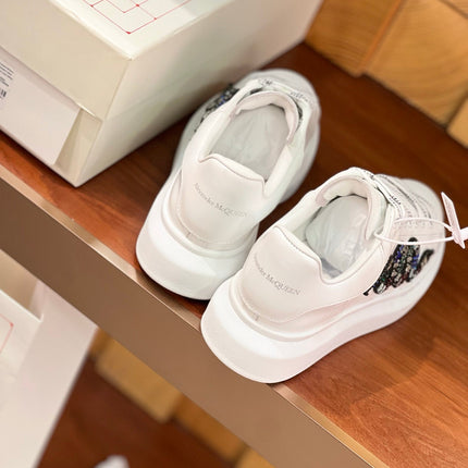 OVERSIZED SNEAKERS IN WHITE CALFSKIN EMBROIDERED MULTICOLOR SNAKE