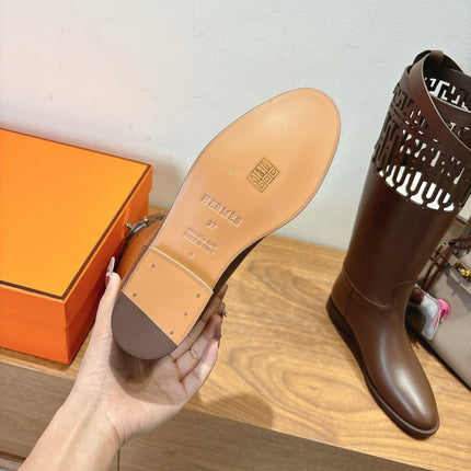 HM 26S PERFORATED HIGH-TOP BOOTS IN BROWN CALFSKIN