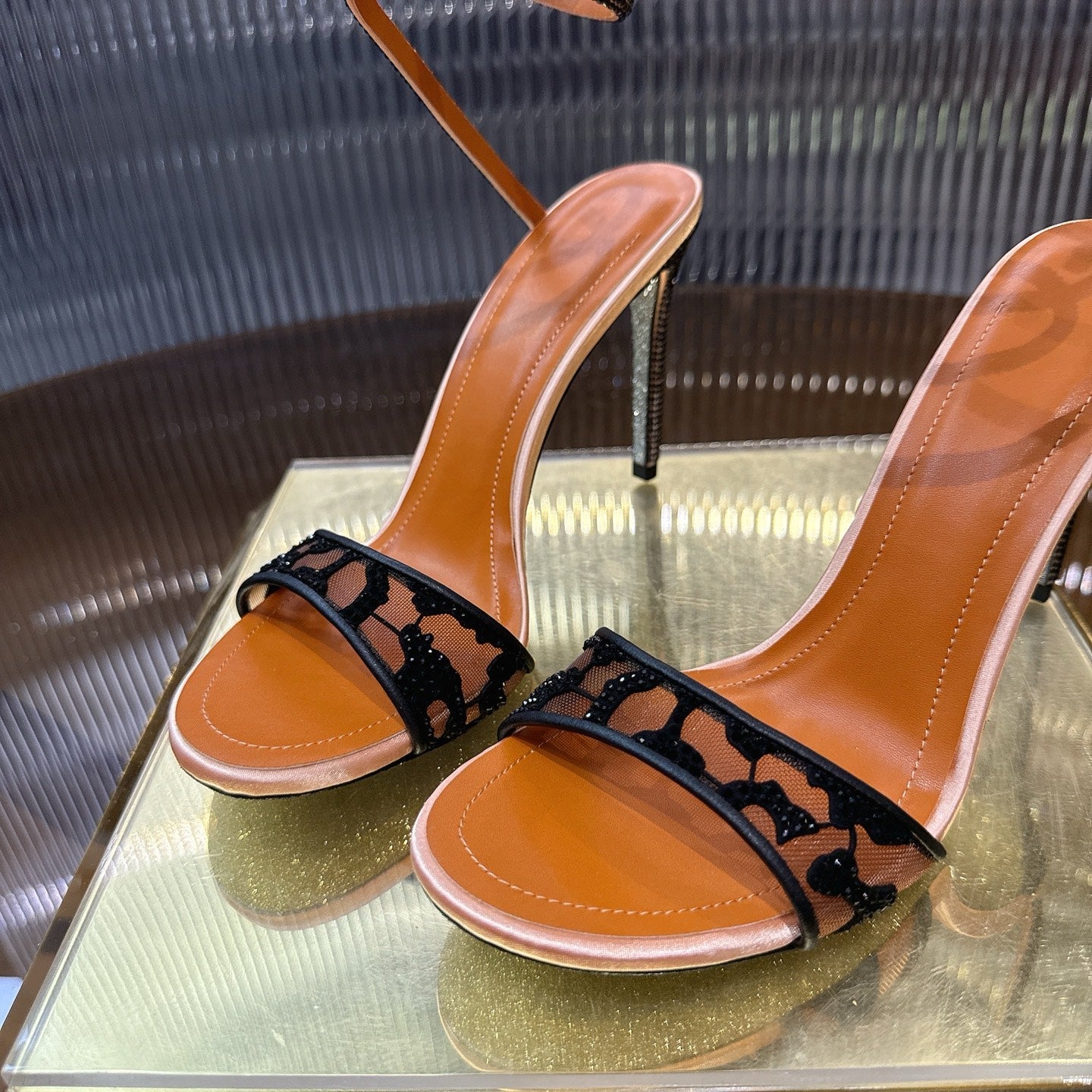 RENE CAOVILLA 26S TWISTED-STRAP HIGH-HEEL SANDALS 100 MM IN BLACK MESH AND BROWN LAMBSKIN