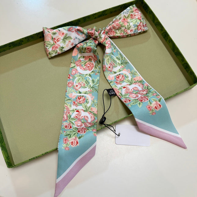GUCCI 26S SCARF 120 IN SILK 267837